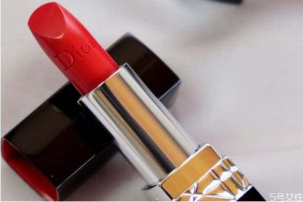 新口紅第一次從哪邊涂 新口紅第一次怎么用 新口紅第一次從哪邊涂 新口紅第一次怎么用