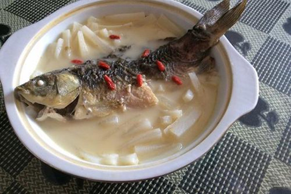 鯽魚湯含有蛋白質(zhì)嗎 ?鯽魚湯有什么功效 鯽魚湯含有蛋白質(zhì)嗎 ?鯽魚湯有什么功效