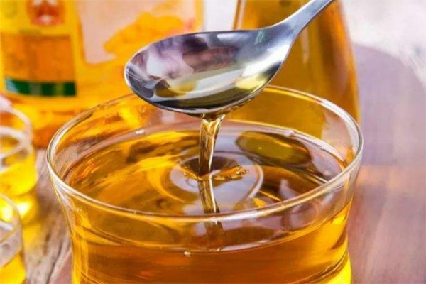 花生油起沫還能吃嗎 花生油有雜質(zhì)怎么去除 花生油起沫還能吃嗎 花生油有雜質(zhì)怎么去除