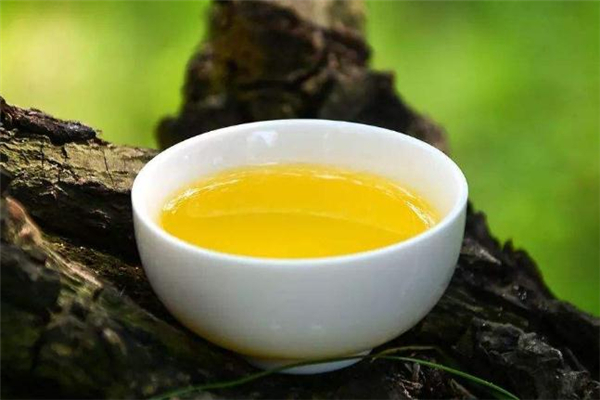 花生油是什么味道 花生油是發(fā)物嗎 花生油是什么味道 花生油是發(fā)物嗎