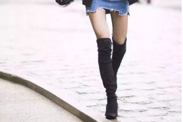 長筒靴適合什么樣的人穿 長筒靴如何搭配 長筒靴適合什么樣的人穿 長筒靴如何搭配