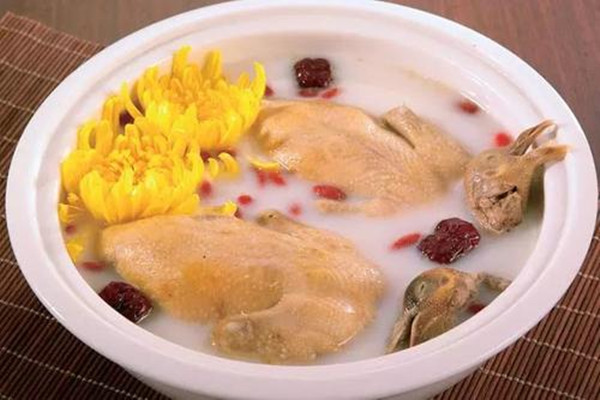 鴿子燉湯需要切塊嗎 黨參鴿子湯有什么營(yíng)養(yǎng) 鴿子燉湯需要切塊嗎 黨參鴿子湯有什么營(yíng)養(yǎng)