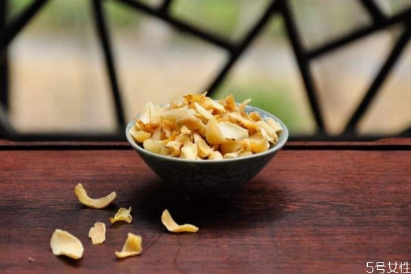 百合苦的好還是甜的好 百合可以怎么吃 百合苦的好還是甜的好 百合可以怎么吃