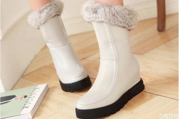 雪地靴有臭味怎么辦 穿雪地靴腳臭了怎么辦 雪地靴有臭味怎么辦 穿雪地靴腳臭了怎么辦