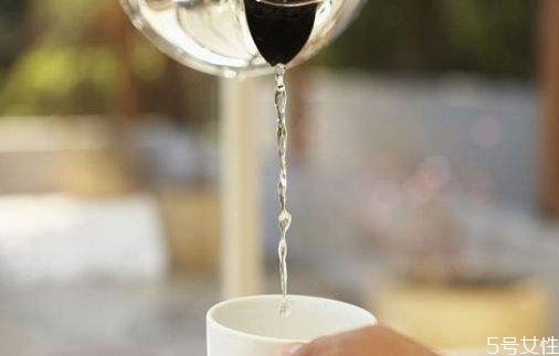 減肥為什么要多喝水 喝水有什么誤區(qū)嗎 減肥為什么要多喝水 喝水有什么誤區(qū)嗎