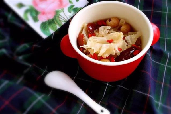 桂圓紅棗湯喝了會上火嗎 桂圓紅棗湯能經(jīng)常喝嗎 桂圓紅棗湯喝了會上火嗎 桂圓紅棗湯能經(jīng)常喝嗎