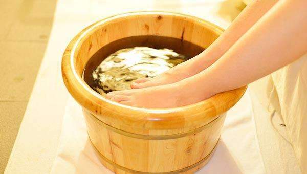 生姜水泡腳會(huì)上火嗎 生姜水泡腳一周幾次 生姜水泡腳會(huì)上火嗎 生姜水泡腳一周幾次