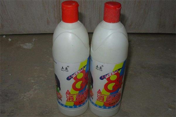 84消毒液拖地多久一次 木地板可以用84消毒液拖嗎 84消毒液拖地多久一次 木地板可以用84消毒液拖嗎