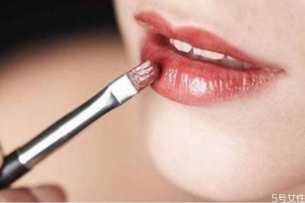 不會涂口紅怎么辦 新手怎么涂口紅 不會涂口紅怎么辦 新手怎么涂口紅