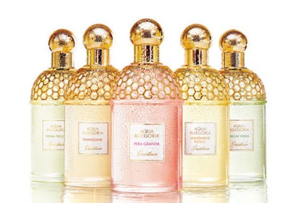 香水噴多了怎么快速去除 如何快速去除身上的香水味 香水噴多了怎么快速去除 如何快速去除身上的香水味