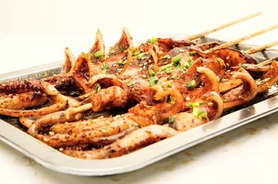 白酒和燒烤能吃嗎 吃燒烤為什么不建議喝白酒 白酒和燒烤能吃嗎 吃燒烤為什么不建議喝白酒