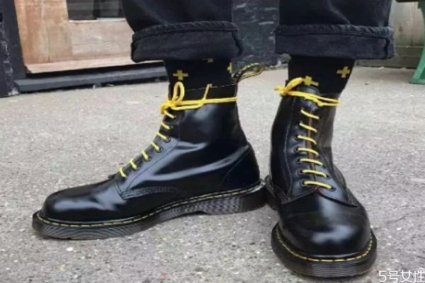 馬丁靴如何選購 馬丁靴的挑選技巧 馬丁靴如何選購 馬丁靴的挑選技巧