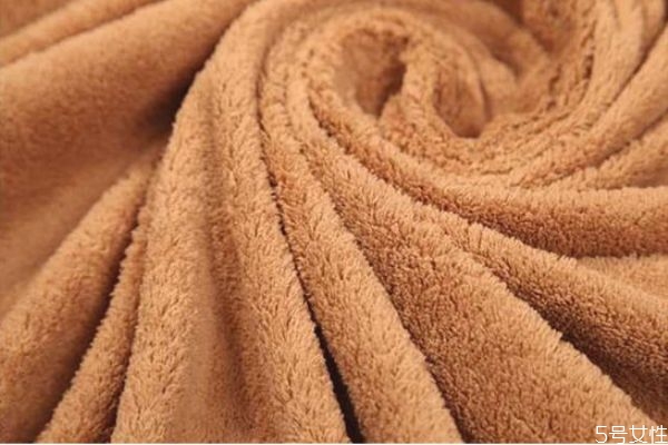 搖粒絨面料有什么特點(diǎn) 搖粒絨穿久了怎么恢復(fù)蓬松 搖粒絨面料有什么特點(diǎn) 搖粒絨穿久了怎么恢復(fù)蓬松