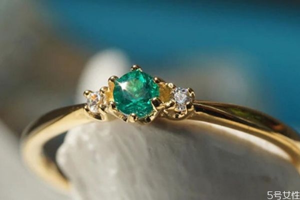 祖母綠如何保養(yǎng) 祖母綠寶石保養(yǎng)和清洗 祖母綠如何保養(yǎng) 祖母綠寶石保養(yǎng)和清洗