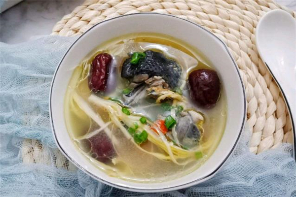 烏雞湯可以空腹喝嗎 烏雞湯早上喝還是晚上喝好 烏雞湯可以空腹喝嗎 烏雞湯早上喝還是晚上喝好