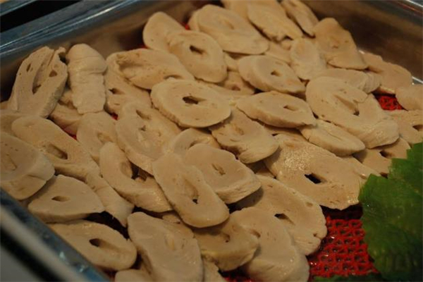 水面筋的熱量高嗎 水面筋和油面筋的區(qū)別 水面筋的熱量高嗎 水面筋和油面筋的區(qū)別