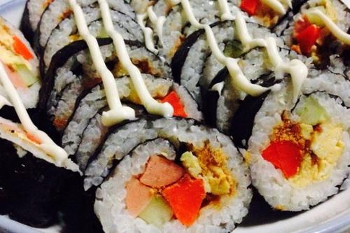 壽司放冰箱后要加熱嗎 壽司熱量高嗎 壽司放冰箱后要加熱嗎 壽司熱量高嗎