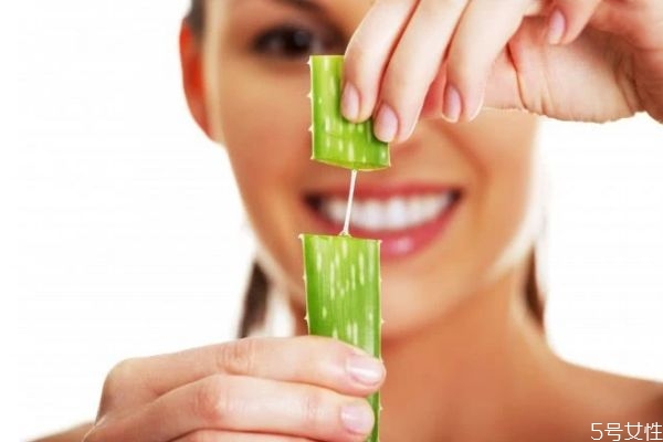 用了蘆薈膠臉刺痛是怎么回事 涂了蘆薈膠臉有點刺痛 用了蘆薈膠臉刺痛是怎么回事 涂了蘆薈膠臉有點刺痛