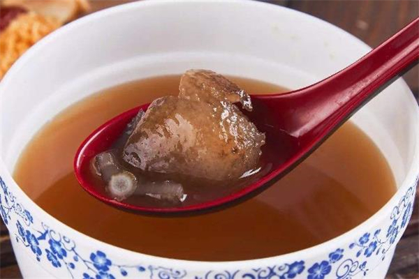 海參花膠湯的做法 海參花膠湯適合什么人喝 海參花膠湯的做法 海參花膠湯適合什么人喝