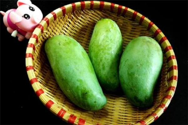 青芒果沒熟吃了會(huì)中毒嗎 青芒切開太生了怎么辦 青芒果沒熟吃了會(huì)中毒嗎 青芒切開太生了怎么辦