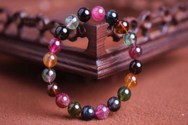 碧璽會(huì)越戴越有靈性嗎 碧璽戴左手還是右手