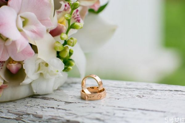 彩禮包含三金嗎 彩禮包括三金和鉆戒嗎 彩禮包含三金嗎 彩禮包括三金和鉆戒嗎