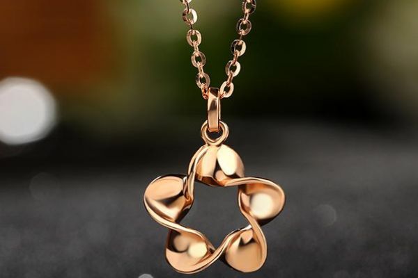 玫瑰金項鏈洗澡的時候需要摘掉嗎 玫瑰金項鏈可以用水洗嗎