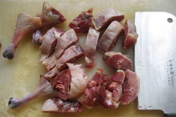 蒸臘雞腿要放什么 蒸臘雞腿可以經(jīng)常吃嗎 蒸臘雞腿要放什么 蒸臘雞腿可以經(jīng)常吃嗎