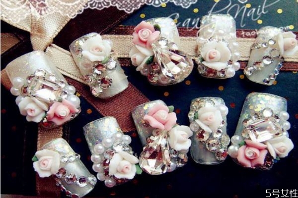 美甲雕花的技巧 美甲雕花教程 美甲雕花的技巧 美甲雕花教程