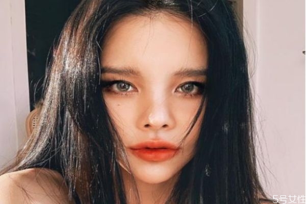 美瞳月拋是什么意思 最安全的摘美瞳方法 美瞳月拋是什么意思 最安全的摘美瞳方法