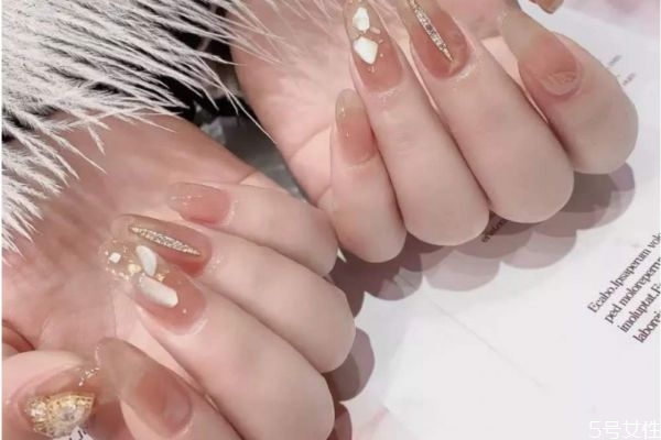 怎么樣卸掉芭比膠美甲 芭比膠美甲卸除方法 怎么樣卸掉芭比膠美甲 芭比膠美甲卸除方法