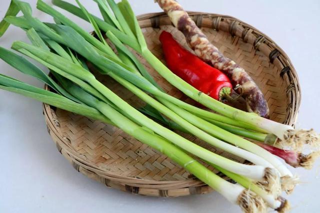 蒜苗營養(yǎng)成分有哪些 蒜苗的熱量高嗎 蒜苗營養(yǎng)成分有哪些 蒜苗的熱量高嗎