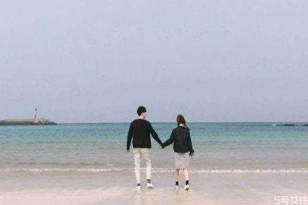 如何讓男朋友越來(lái)越在意你 成功挽回男友的手段 如何讓男朋友越來(lái)越在意你 成功挽回男友的手段