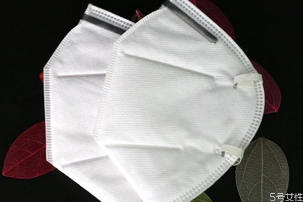 戴兩個一次性口罩更有用嗎 哪種口罩防病毒 戴兩個一次性口罩更有用嗎 哪種口罩防病毒