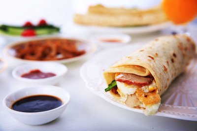 鹵肉卷餅皮的做法 做鹵肉卷要注意什么 鹵肉卷餅皮的做法 做鹵肉卷要注意什么