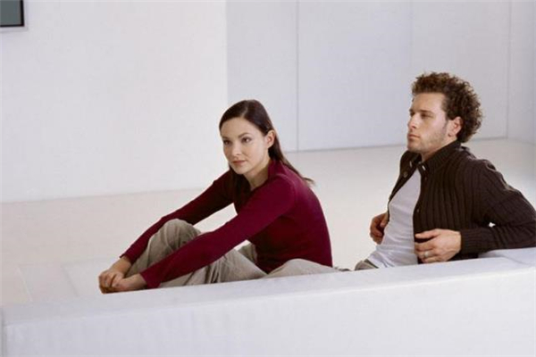 老婆提出分床睡怎么辦 中年夫妻為什么大多分床睡 老婆提出分床睡怎么辦 中年夫妻為什么大多分床睡