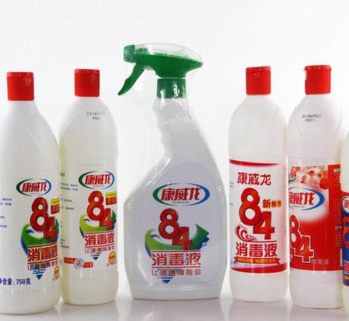 稀釋過的84消毒液能用手碰嗎 怎么用84消毒液擦桌子 稀釋過的84消毒液能用手碰嗎 怎么用84消毒液擦桌子