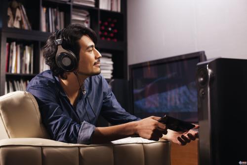 藍牙耳機和有線耳機哪個輻射大 如何減少耳機輻射 藍牙耳機和有線耳機哪個輻射大 如何減少耳機輻射