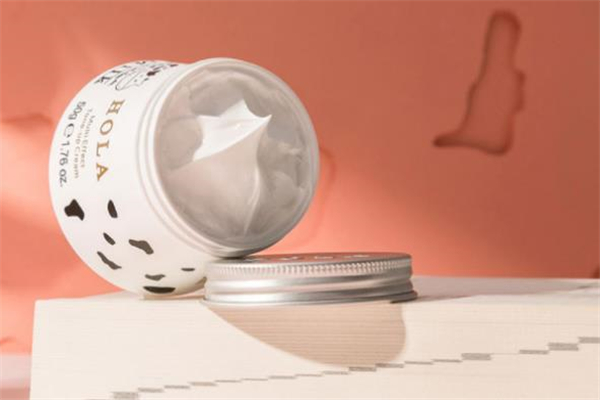 赫拉牛奶素顏霜油不油 赫拉牛奶素顏霜悶痘嗎 赫拉牛奶素顏霜油不油 赫拉牛奶素顏霜悶痘嗎