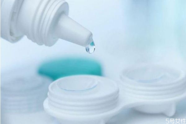 如何選擇隱形眼鏡護理液 隱形眼鏡護理液的重要性 如何選擇隱形眼鏡護理液 隱形眼鏡護理液的重要性