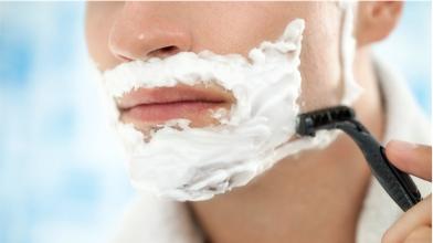 刮胡子用電動還是手動好 多大年齡后適合刮胡子 刮胡子用電動還是手動好 多大年齡后適合刮胡子