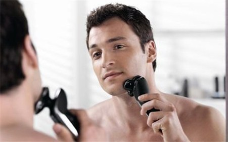 刮胡子用電動還是手動好 多大年齡后適合刮胡子 刮胡子用電動還是手動好 多大年齡后適合刮胡子