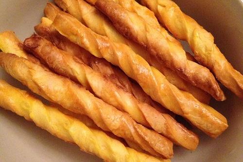 磨牙餅干可以反復給寶寶吃嗎 寶寶吃磨牙餅干注意什么 磨牙餅干可以反復給寶寶吃嗎 寶寶吃磨牙餅干注意什么