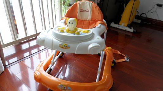 什么是學步車 學步車的危害 什么是學步車 學步車的危害