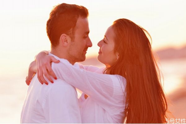 新婚夫妻為什么總是吵架 新婚夫妻吵架的原因 新婚夫妻為什么總是吵架 新婚夫妻吵架的原因