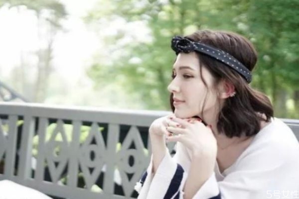 鎖骨發(fā)是什么發(fā)型 哪些人不適合鎖骨發(fā) 鎖骨發(fā)是什么發(fā)型 哪些人不適合鎖骨發(fā)