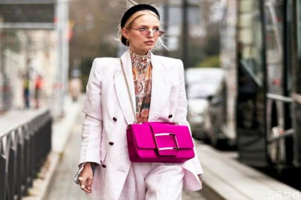 打底衫怎么搭配好看 打底衫怎么挑選好 打底衫怎么搭配好看 打底衫怎么挑選好