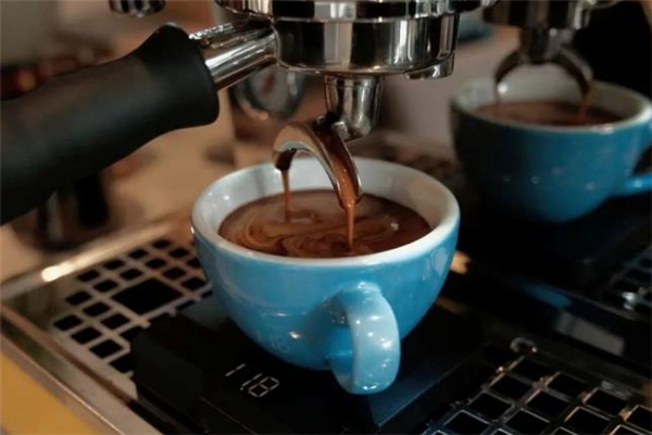 黑咖啡什么時(shí)候喝減肥效果好 黑咖啡怎么喝最減肥 黑咖啡什么時(shí)候喝減肥效果好 黑咖啡怎么喝最減肥