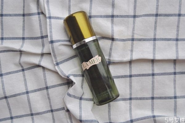 海藍(lán)之謎精粹水是精華還是水 海藍(lán)之謎精粹水評價 海藍(lán)之謎精粹水是精華還是水 海藍(lán)之謎精粹水評價