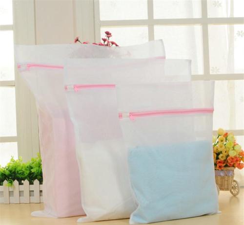 洗衣袋粗網(wǎng)和細(xì)網(wǎng)的區(qū)別 洗衣袋洗衣服會(huì)變形嗎 洗衣袋粗網(wǎng)和細(xì)網(wǎng)的區(qū)別 洗衣袋洗衣服會(huì)變形嗎